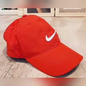 Nike DRIFIT Legacy91  Red Hat
